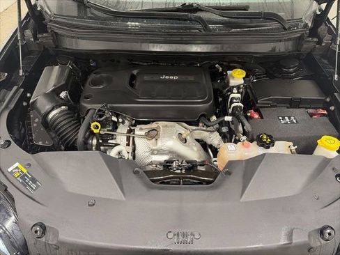 Used 2020 Jeep Cherokee Limited AWD/4WD image 16