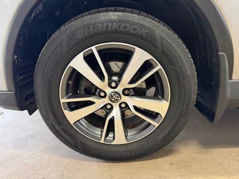Used 2016 Toyota RAV4 XLE AWD/4WD image 31