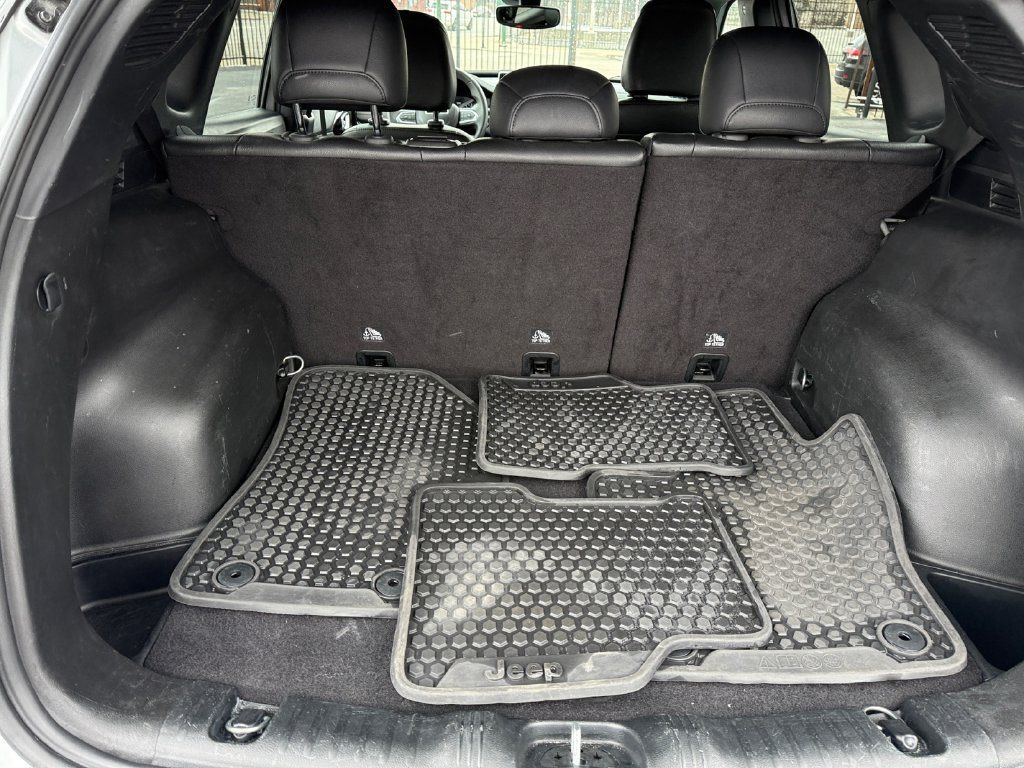 Used 2024 Jeep Compass Trailhawk AWD/4WD image 23
