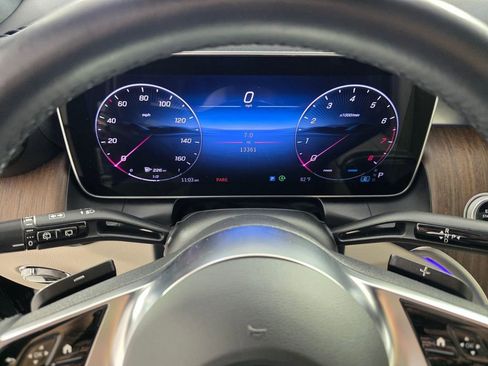 Used 2025 Mercedes-Benz GLC 300 image 21