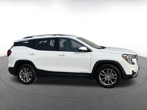 Used 2024 GMC Terrain SLT AWD/4WD image 15