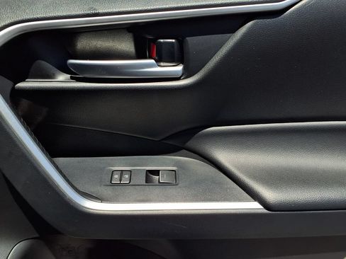 Certified 2025 Toyota RAV4 XLE FWD image 25