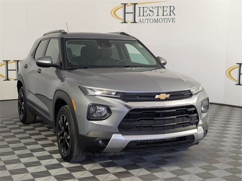 Used 2023 Chevrolet TrailBlazer LT w/ Convenience Package image 2