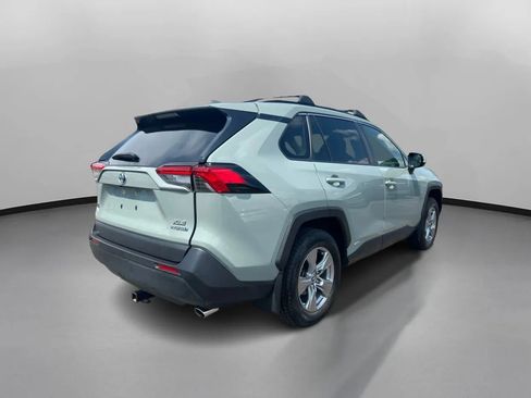 Used 2022 Toyota RAV4 XLE w/ Convenience Package AWD/4WD image 9