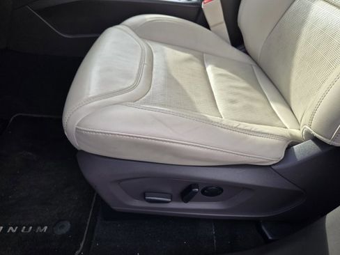 Certified 2022 Ford Explorer Platinum w/ Equipment Group 601A image 21