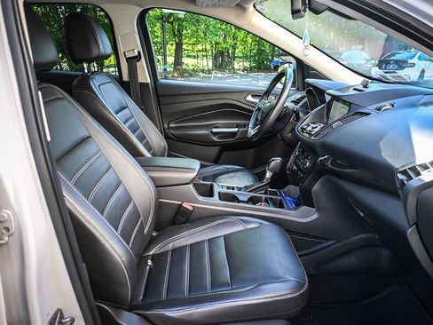 Used 2017 Ford Escape Titanium AWD/4WD image 17