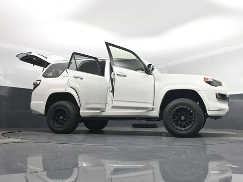 Used 2016 Toyota 4Runner Limited image 7