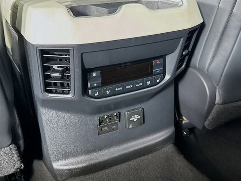 Used 2023 Toyota Sequoia Capstone AWD/4WD image 21