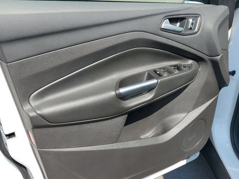 Used 2016 Ford Escape SE w/ SE Chrome Package FWD image 9