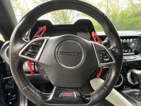 Used 2016 Chevrolet Camaro SS RWD image 31
