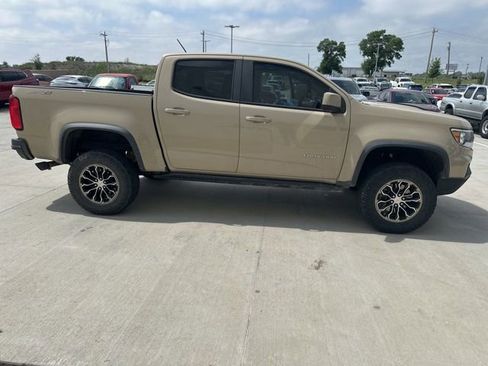 Used 2022 Chevrolet Colorado ZR2 AWD/4WD image 2