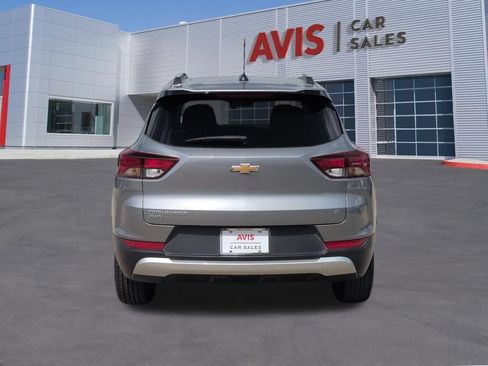 Used 2025 Chevrolet TrailBlazer LT AWD/4WD image 7
