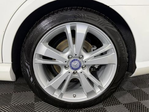 Used 2013 Mercedes-Benz E 350 4MATIC Sedan image 35