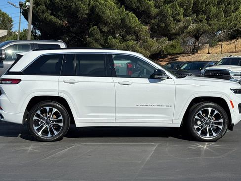 New 2025 Jeep Grand Cherokee Overland w/ Adv Protech Group III image 3
