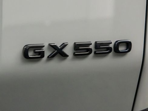 Used 2025 Lexus GX 550 image 19