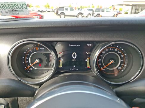 Certified 2023 Jeep Gladiator Mojave w/ Cold Weather Group AWD/4WD image 18