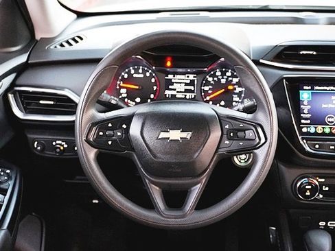 Used 2022 Chevrolet TrailBlazer LT w/ Convenience Package image 19