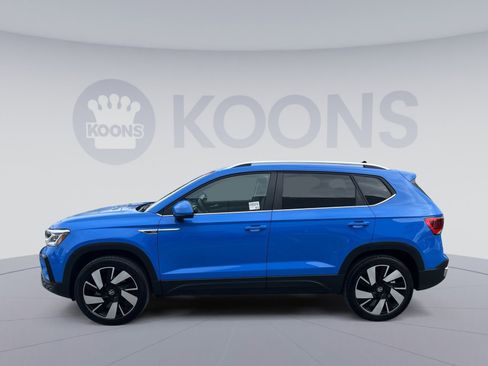 Used 2024 Volkswagen Taos SEL image 2
