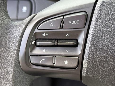 Used 2025 Hyundai Venue SE FWD image 20