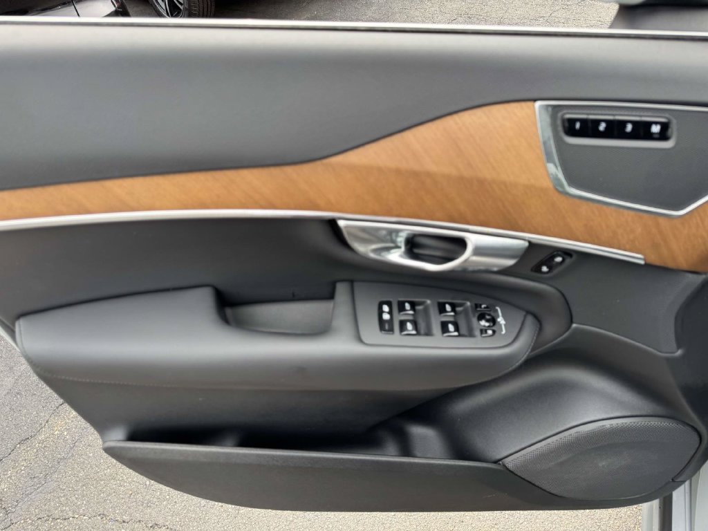 Certified 2025 Volvo XC90 T8 Plus w/ Protection Package Premier AWD/4WD image 14