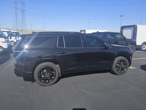 Used 2024 Chevrolet Traverse RS w/ LPO, Floor Liner Package AWD/4WD image 7