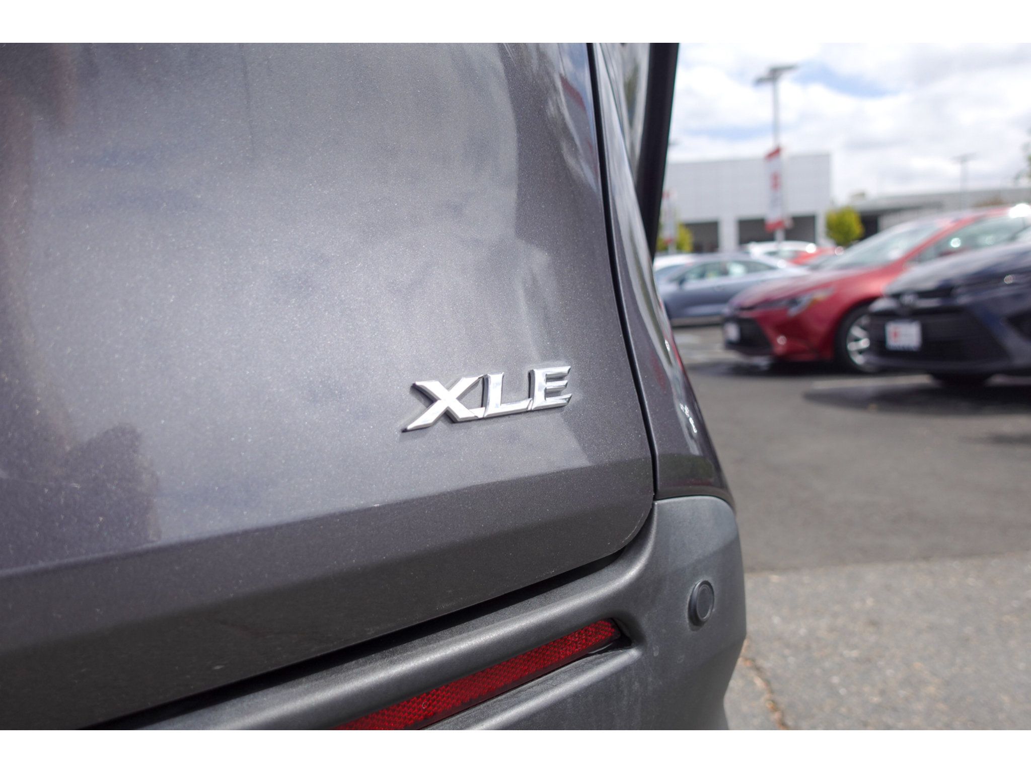 Certified 2025 Toyota Sienna XLE FWD image 27