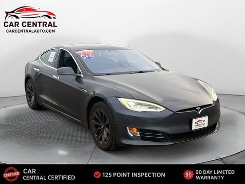 Used 2020 Tesla Model S Long Range Plus image 7