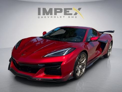 Used 2025 Chevrolet Corvette Z06 RWD image 1