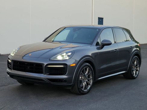 Used 2019 Porsche Cayenne S AWD/4WD image 1