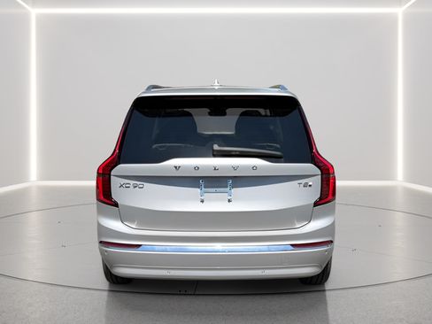 Used 2025 Volvo XC90 T8 Ultra w/ Lounge Package AWD/4WD image 4