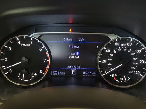Used 2025 Nissan Altima 2.5 SV FWD image 23