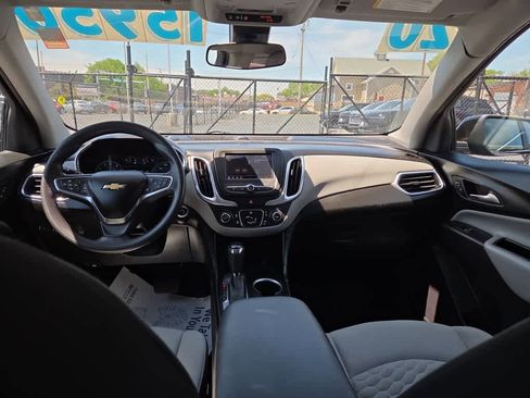 Used 2020 Chevrolet Equinox LS w/ LS Convenience Package FWD image 18