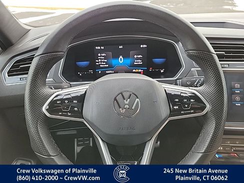 Certified 2022 Volkswagen Tiguan SE R-Line image 5