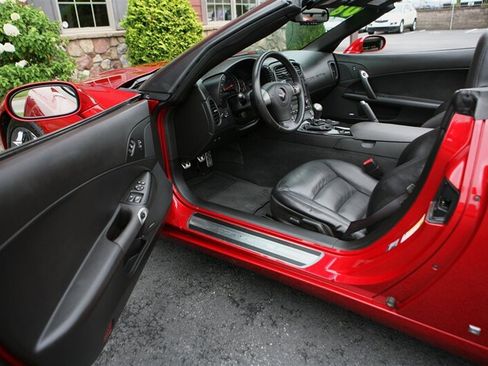 Used 2008 Chevrolet Corvette Convertible w/ Preferred Equipment Group RWD image 15