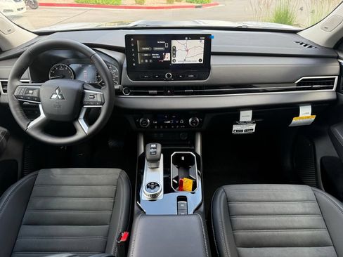 New 2026 Mitsubishi Outlander AWD image 13