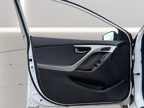 Used 2013 Hyundai Elantra Limited w/ Technology Pkg FWD image 16