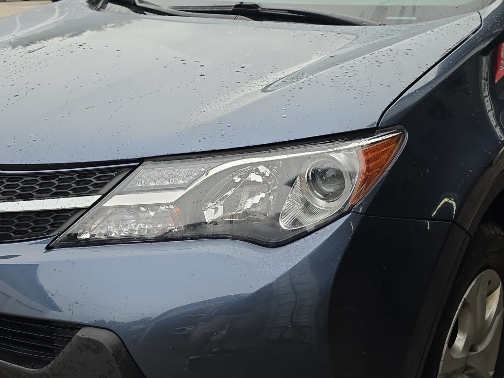 Used 2014 Toyota RAV4 LE AWD/4WD image 11