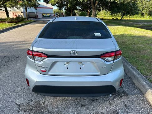 Certified 2025 Toyota Corolla LE FWD image 5