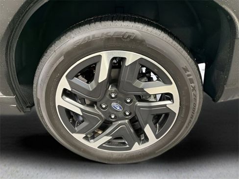 Used 2025 Subaru Forester Limited w/ Popular Package image 41