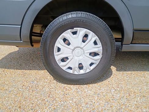 Used 2018 Ford Transit 350 XLT image 18