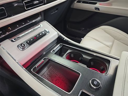 Used 2025 Lincoln Aviator Reserve w/ Illumination Package image 28