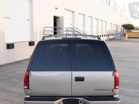 Used 2000 Chevrolet Tahoe Z71 w/ Comfort & Security Pkg image 11