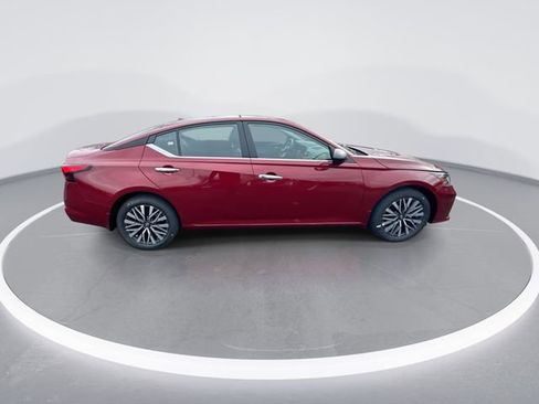 New 2025 Nissan Altima 2.5 SV image 9