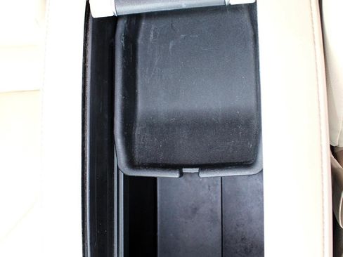 Used 2023 Toyota Highlander L image 22