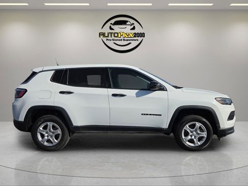 Used 2022 Jeep Compass Sport image 8