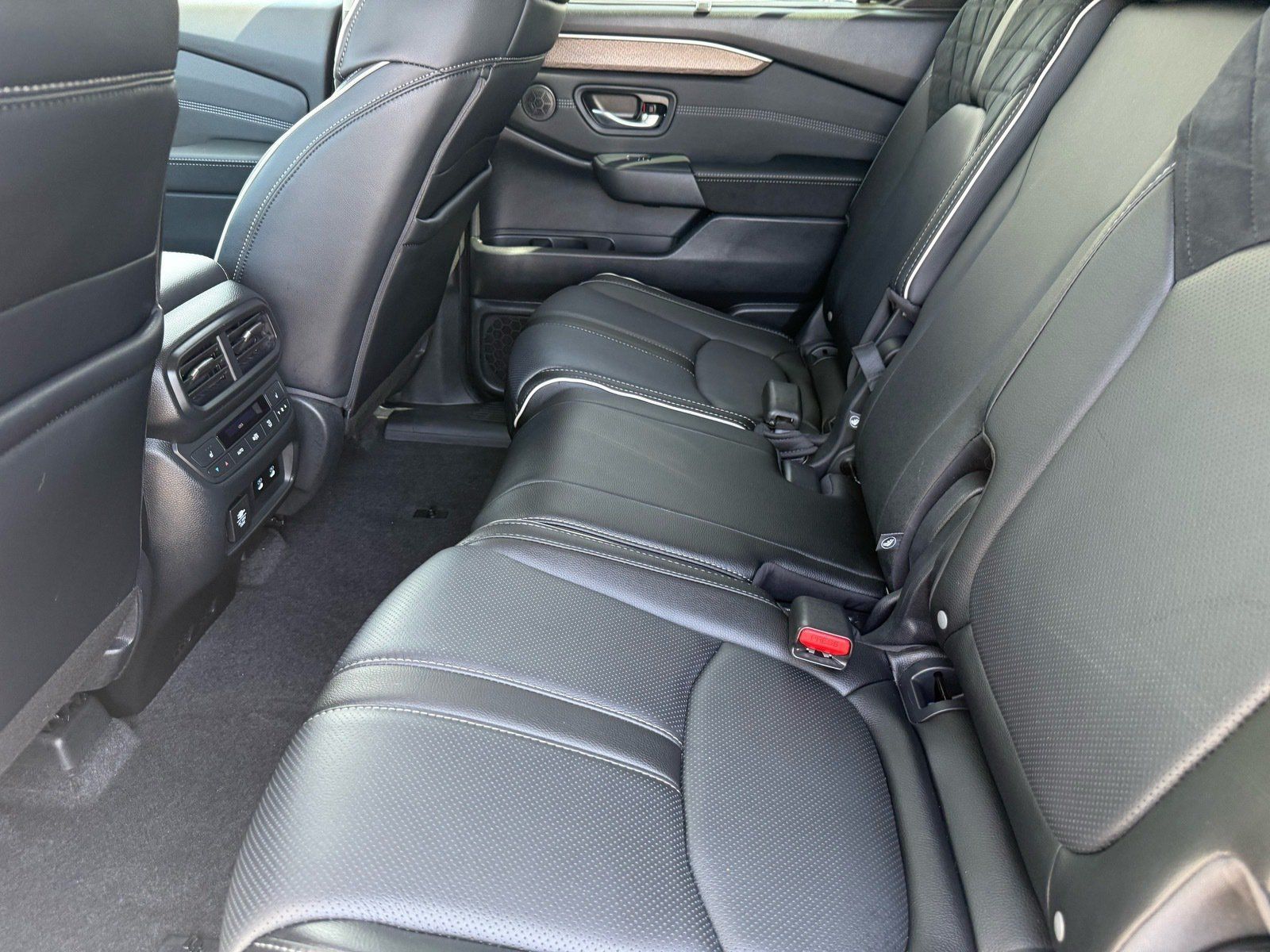 Used 2026 Honda Pilot Elite image 27