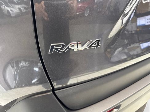Used 2021 Toyota RAV4 LE FWD image 23