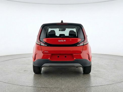 Used 2025 Kia Soul LX w/ LX Technology Package FWD image 6