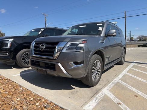 Used 2023 Nissan Armada SL w/ Captain's Chairs Package image 2