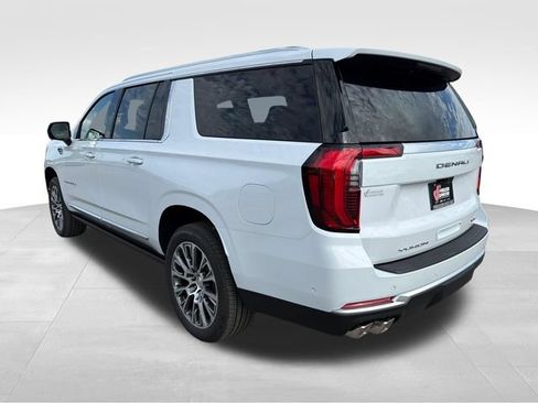 New 2026 GMC Yukon XL Denali w/ Denali Reserve Package AWD/4WD image 5